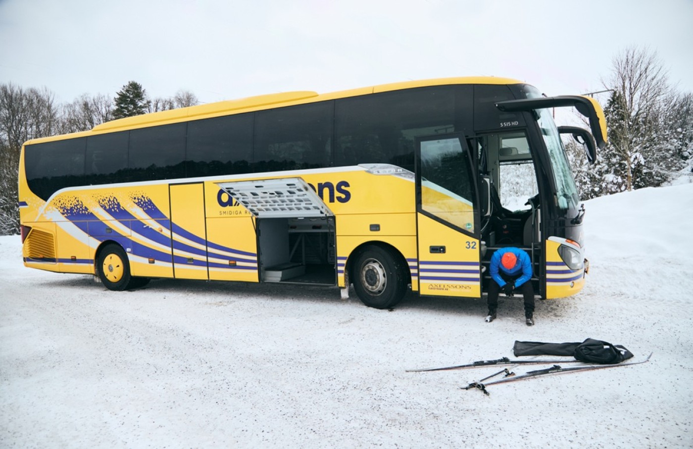 Brytbussen med skidåkare